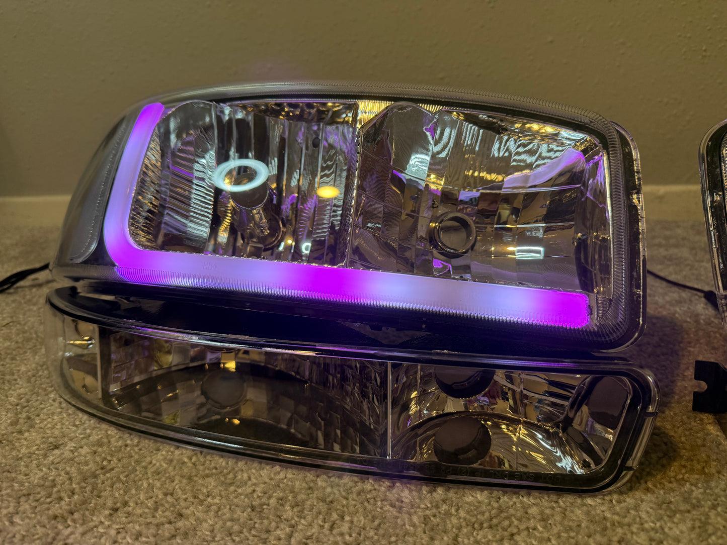 CUSTOM ‼️ CLEAR RGB 🔴🟢🔵 SIERRA 2000-2007 HEADLIGHTS