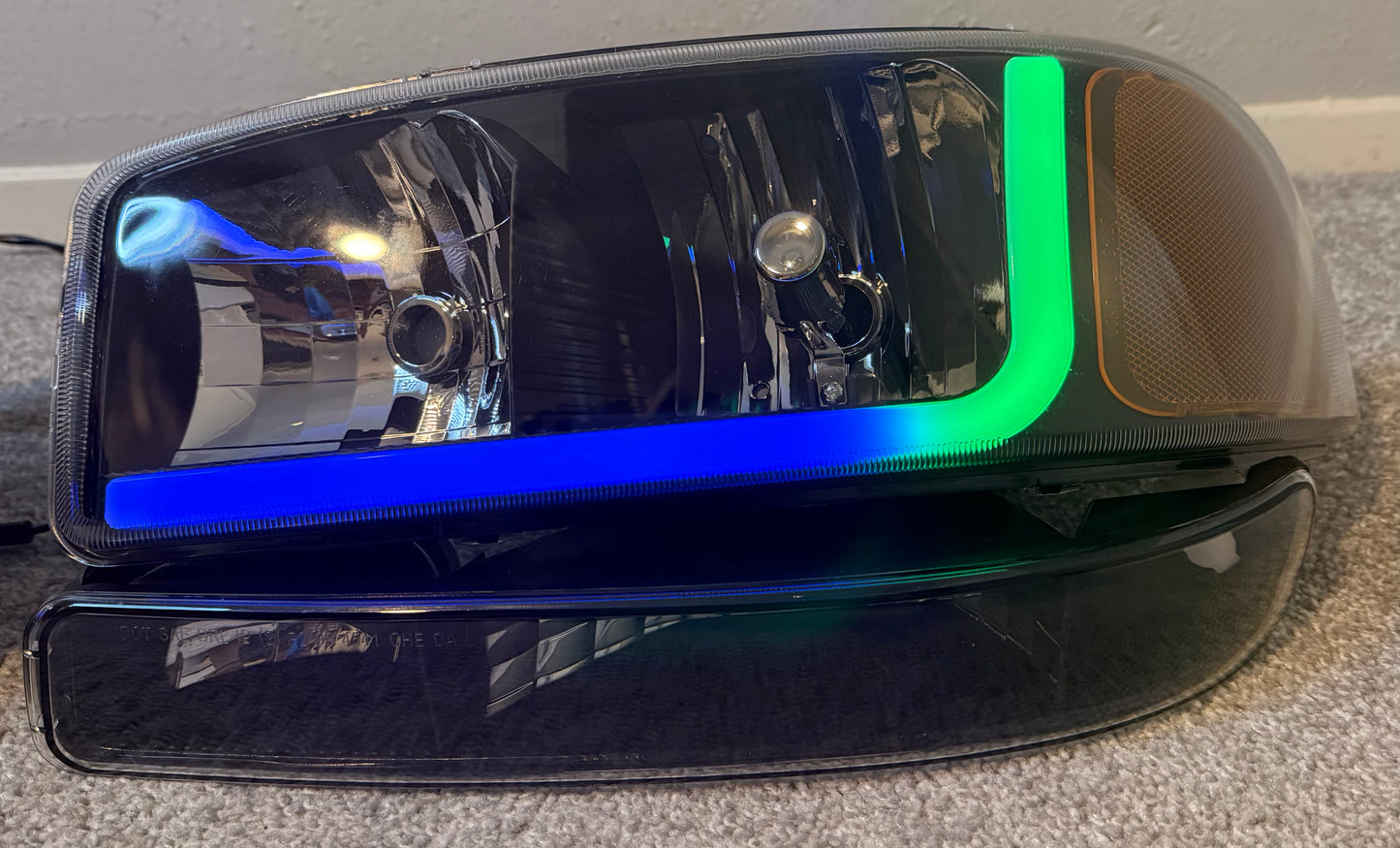 CUSTOM ‼️ SMOKED RGB 🔴🟢🔵 SIERRA 2000-2007 HEADLIGHTS